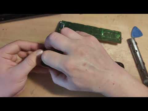 Видео: Чистка пульта телевизора samsung UE28J41100AK