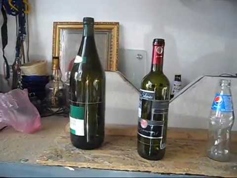 Видео: Unique way of cutting bottles - Уникальный способ резки бутылок