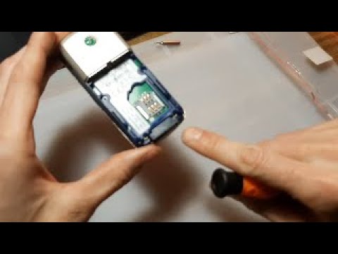 Видео: Старенький Sony Ericsson T230 2003г. разборка