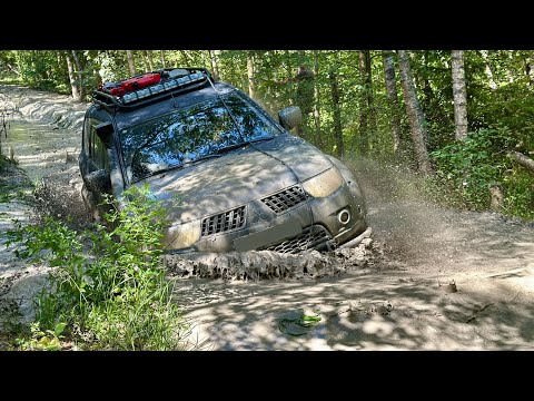 Видео: MITSUBISHI PAJERO и УАЗ ПАТРИОТ - offroad, который вышел из-под контроля