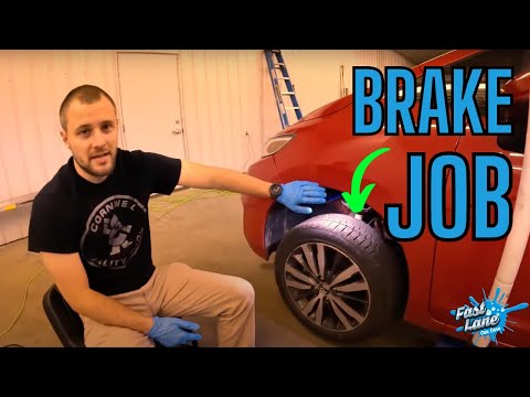 Видео: Замена передних тормозных колодок Honda Fit 2015-2021!