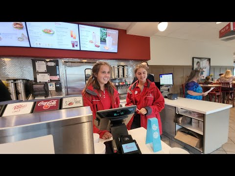 Видео: ГДЕ РАБОТАЮТ НАШИ ДЕВЧАТА/ СЕЛЬЧАНКА В АМЕРИКЕ/