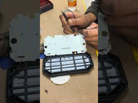 Видео: Не працює спідометр Musstang ST , Ремонт панелі приборів Musstang   #ремонт #панельприборів #St200