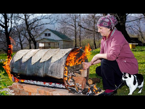 Видео: Готовим кутап на бочке! Натуральный и практичный рецепт в деревне!