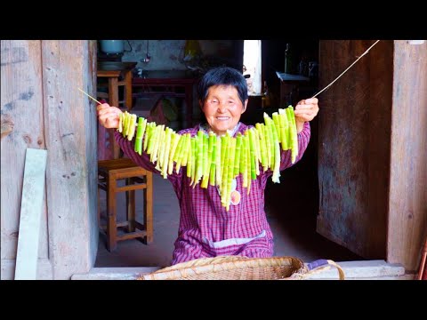 Видео: Древний китайский рецепт курицы бамбука | Примитивный сельский образ жизни
