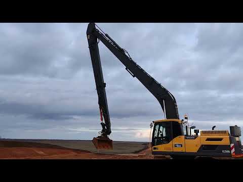 Видео: VOLVO EC250DL- откос 1/2 , полка- откос 1/2 - видеообзор работы!