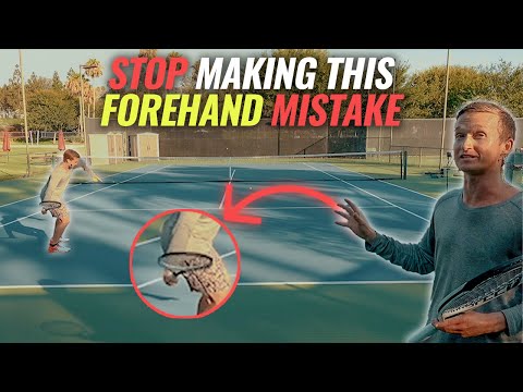 Видео: Как исправить 3 наиболее распространённые ошибки при ударе справа в теннисе | Тренировки для мощн...