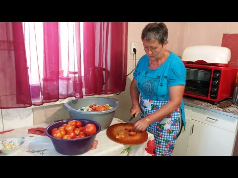 Видео: Салат на зиму из огурцов и помидоров . Быстро и просто делаем закрутки