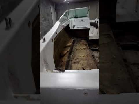 Видео: Ремонт стеклопластикового катера