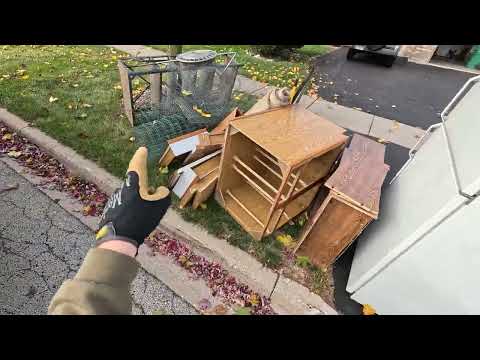 Видео: Уличный скрапбукинг — нужно же как-то зарабатывать деньги