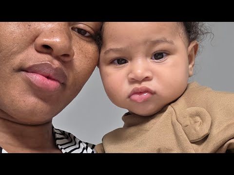 Видео: Я пробовала разные позы для малыша Лиама после его обрезания.