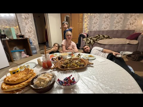 Видео: Едем в Аэропорт Встречать Родных / У Нас Самая Вкусная Кухня в Мире / Много Гостинцев / Влог297