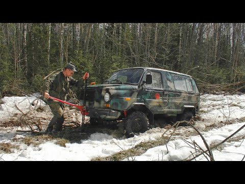 Видео: На Лунтике по весеннему бездорожью в поисках железа и монет... #333