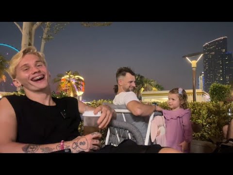 Видео: Даня Милохин / Danya Milokhin - irl стрим "Дубай, гуляли, заезжали к Бугатти мьюзик" 06.11.2023 г.