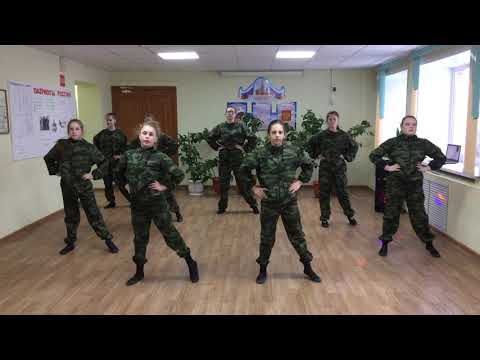 Видео: "Идет солдат по городу"