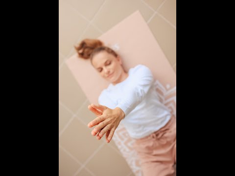 Видео: Короткий Фельденкрайз-урок. Координация флексоров и экстензоров