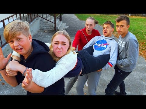 Видео: АЛИСА ВЛЮБИЛАСЬ В МАЛЯВКУ !!