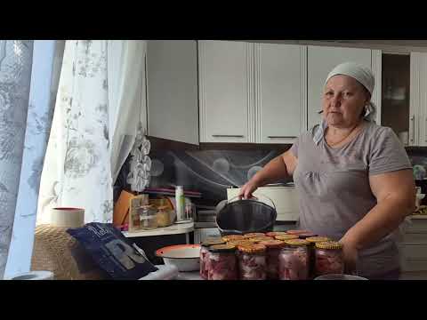 Видео: зарезаю головки сырные/ ставим кости/ мясное производство продолжается