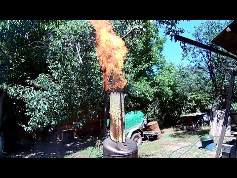 Видео: Получаем нефть из куриного жира (эксперимент №33)