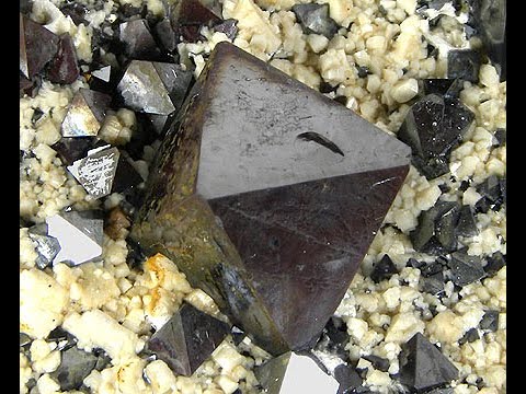 Видео: Магнетит