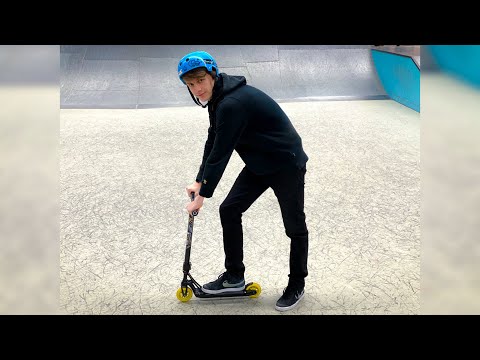 Видео: ТРЮКИ на МИНИ-САМОКАТЕ