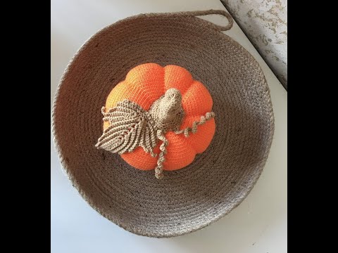 Видео: Мастер класс Тыква крючком №2 Амигуруми для начинающих Субтитры Декор на Хэллоуин Анаит Угай