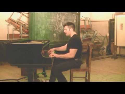 Видео: Smuglyanka Moldovanka / Смуглянка / - Russian military song - Петър Петканов
