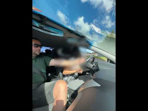 Видео: Перший урок водіння після 40ка уроків в автошколі 