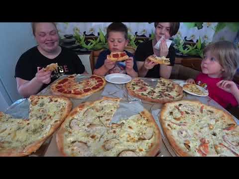 Видео: море пиццы🍕🔥, глаза разбегаются, всё очень вкусно