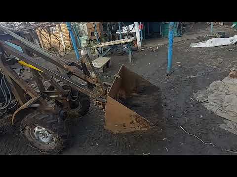 Видео: минипогрузчик- первый подъем.