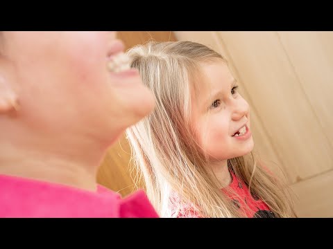 Видео: Ставим звук С . Рабочие способы, для постановки звука. Боковой сигматизм.