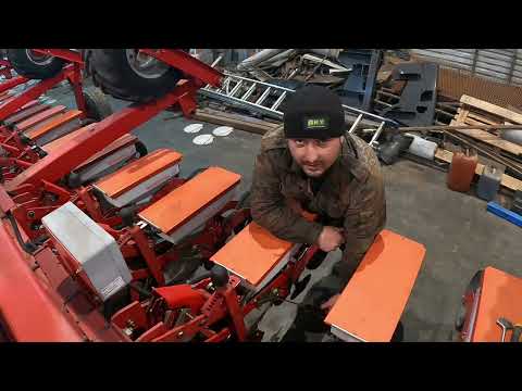 Видео: Підготовка сівалки Kverneland Monopill до посіву цукрових буряків
