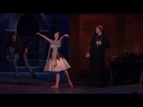 Видео: Фролло и Эсмеральда - А. Лопаревич / М. Александрова (2011)