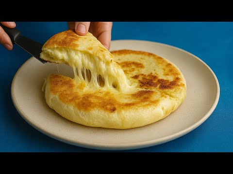 Видео: Хрустящий сырно-картофельный хлеб на сковороде | Без духовки, дрожжей и яиц!