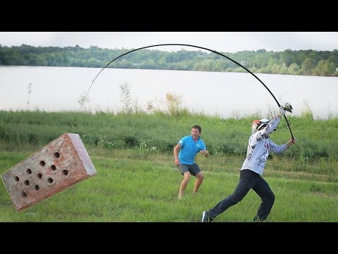 Видео: Кидаем кирпич карповым удилищем! Адская рыбалка