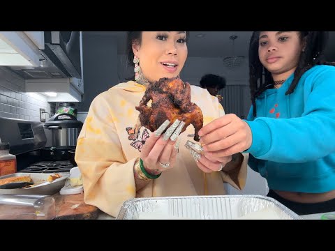 Видео: Жарка курицы во фритюре