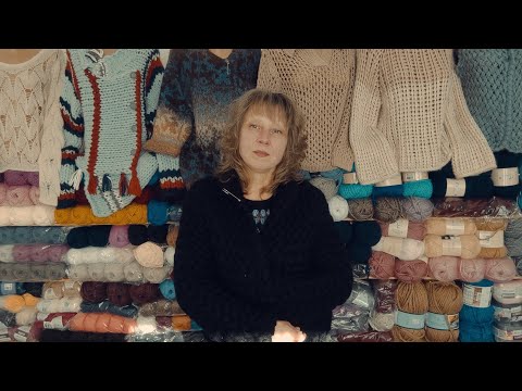 Видео: Жакет спицами номер 20 и нитками в пятнадцать сложений .