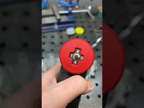 Видео: Работаем Milwaukee M12 right angle die grinder