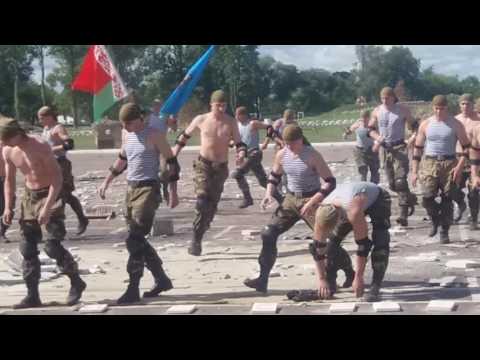 Видео: ДЕНЬ ВДВ В БРЕСТЕ