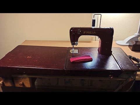 Видео: Уникальная портативная швейная машина "Freia" (VEB MEWA).  Sewing Machine "Freia" (Fisher MEWA).