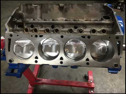 Видео: Lykins Motorsports КРИЧАЩИЙ 7500 об/мин Ford 390 FE...