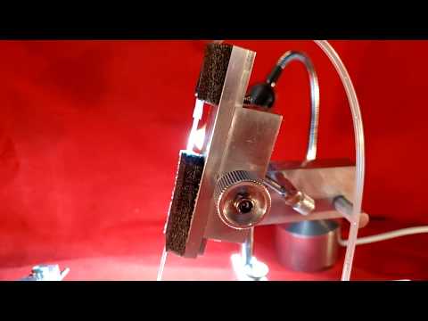 Видео: Подающий механизм капилляра на станке для инструментального осеменения пчелиных маток.