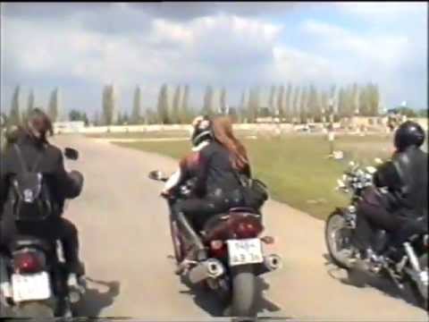 Видео: Байкеры в Воронеже открыли сезон 1999