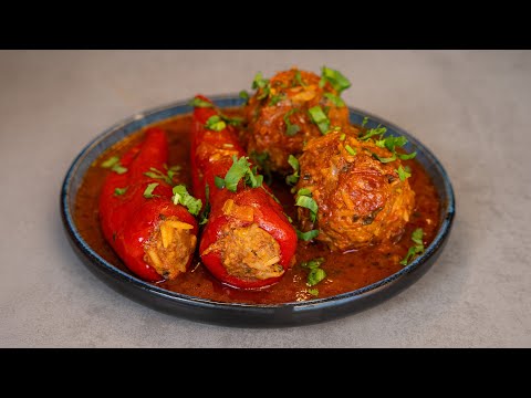 Видео: Фаршированные перцы с фрикадельками в соусе.