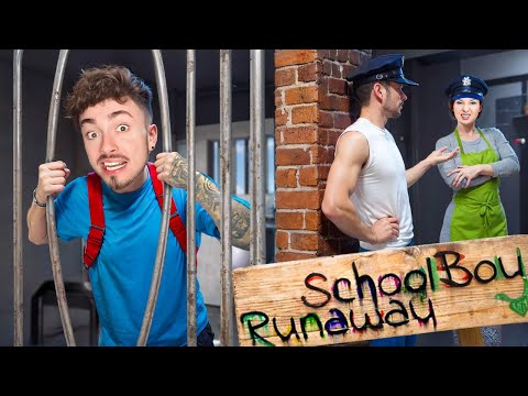 Видео: СБЕГАЮ ИЗ ТЮРЬМЫ ЗЛЫХ РОДИТЕЛЕЙ В SCHOOLBOY RUNAWAY В МАЙНКРАФТ!