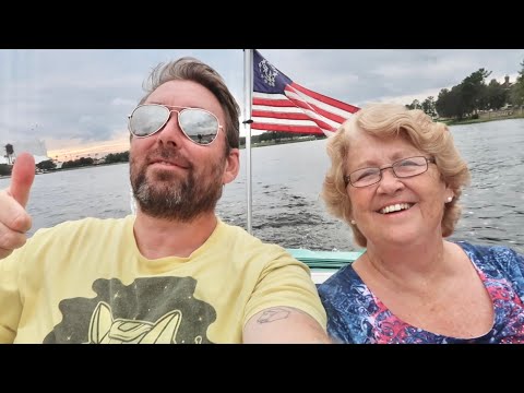 Видео: День в Дисней-Спрингс с моей мамой: ужин в ресторане The Boathouse и поездка на амфибийном автомо...