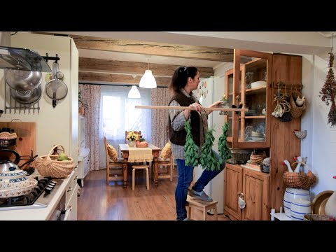 Видео: Научиться наслаждаться каждым днём | Спокойная жизнь в деревенском доме. Творчество и домашняя кухня