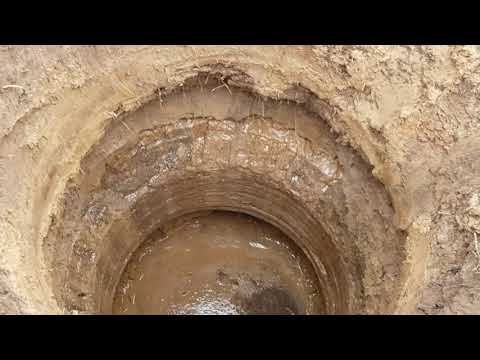 Видео: Проходим плывун в колодце машинным бурением