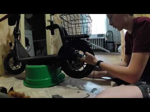 Видео: Замена тормозных колодок на Kugoo C1 Plus.