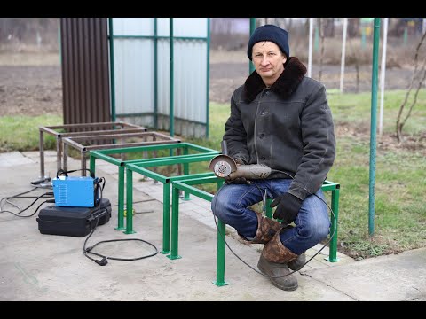 Видео: Обзор удобных подставок для ульев